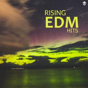 收聽Gldn的Stranger歌詞歌曲