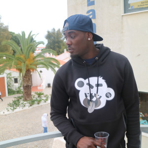 收聽Zush的Ghost Ships (Explicit)歌詞歌曲