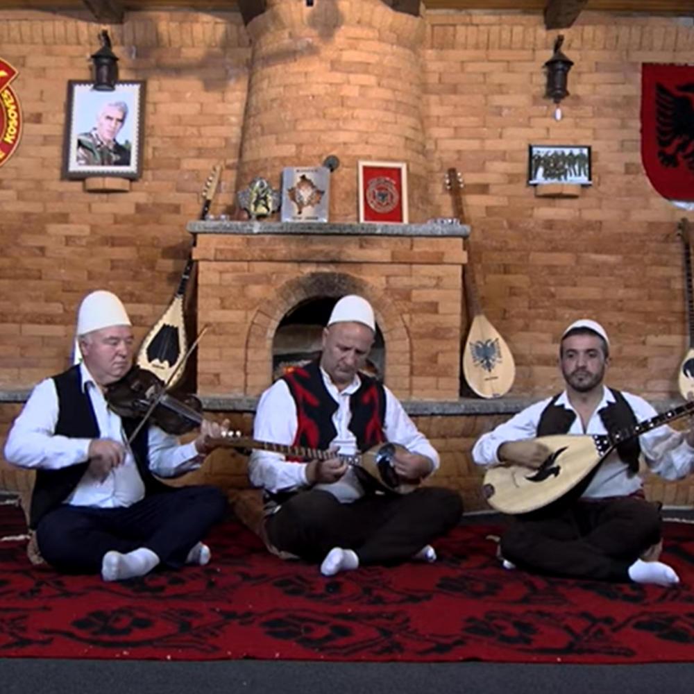 Te hanen' kur topi krisi (feat. Sinan Gashi)