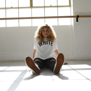 收聽Sydnee Carter的When We Were Young歌詞歌曲