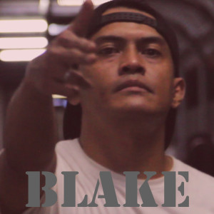 Dengarkan Put Yo Hands Up (Explicit) lagu dari Blake dengan lirik