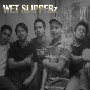 Listen to Gugmang Nagpaluyo song with lyrics from Wet Slipperz