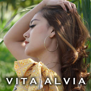 Listen to Apakah Itu Cinta song with lyrics from Vita Alvia