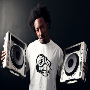 收聽Deejay Crim的Nago Deejay crim & MUNG歌詞歌曲