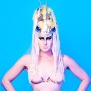 Dengarkan Bodyline (Explicit) lagu dari Peaches dengan lirik