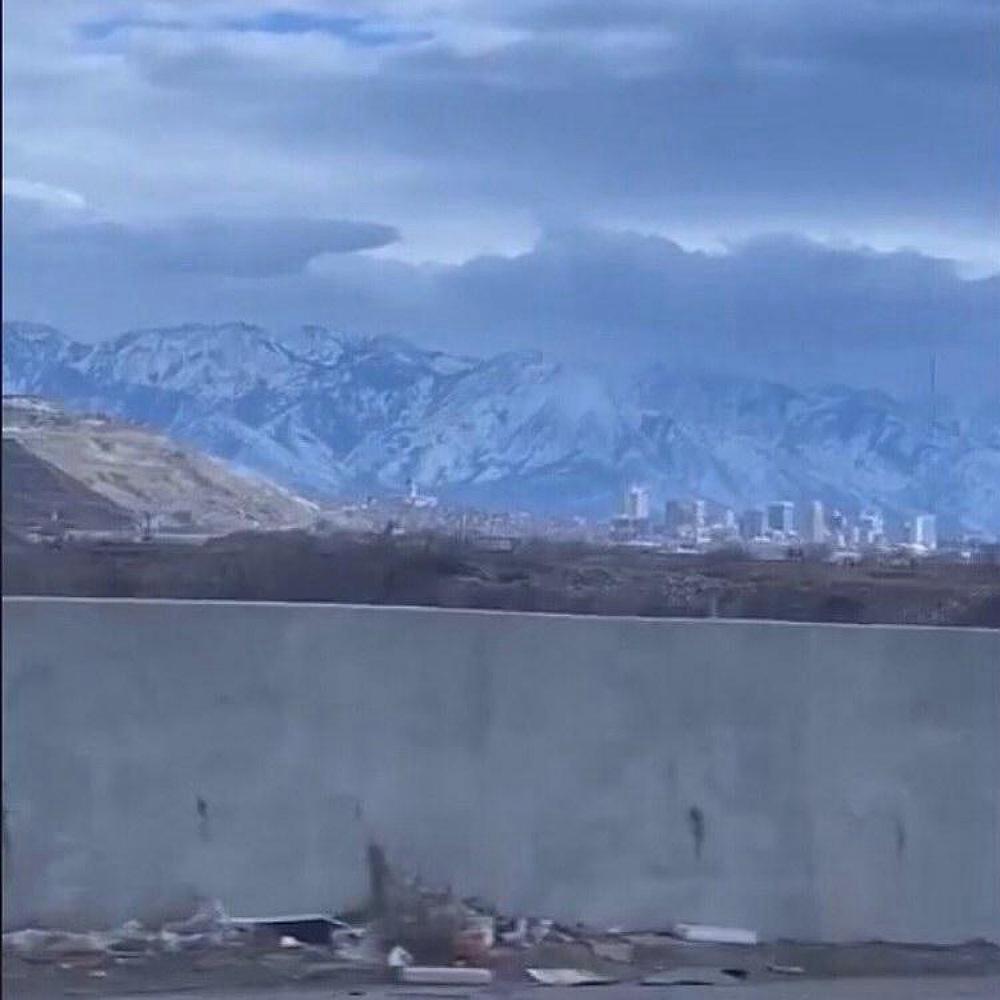 City by the Mountain (feat. KINKØ) (Explicit)