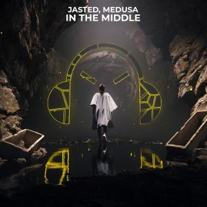 Album In The Middle oleh Medusa