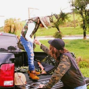 ดาวน์โหลดและฟังเพลง Boneyard (feat. Mizu_Botoru) (Explicit) พร้อมเนื้อเพลงจาก Sloak