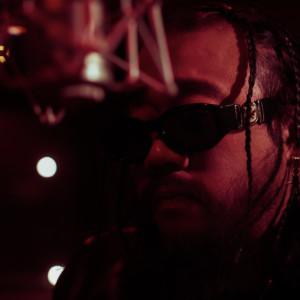 收聽Rocky Sandoval的Suri (feat. Vince Nantes)歌詞歌曲