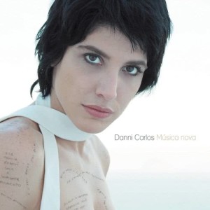 ดาวน์โหลดและฟังเพลง Ton Ton พร้อมเนื้อเพลงจาก Danni Carlos
