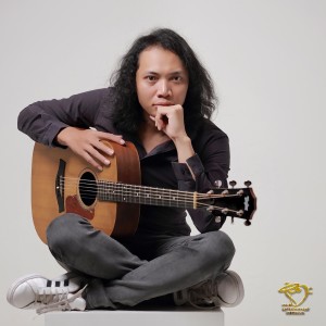 ดาวน์โหลดและฟังเพลง Kamu Yang Selalu พร้อมเนื้อเพลงจาก Felix Irwan