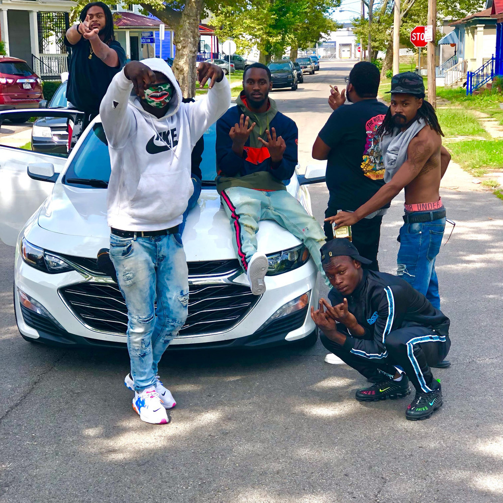 Hold Up (Explicit)