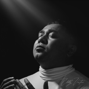 Dengarkan lagu Ku Serahkan Pada Tuhan nyanyian Eldhy Victor dengan lirik