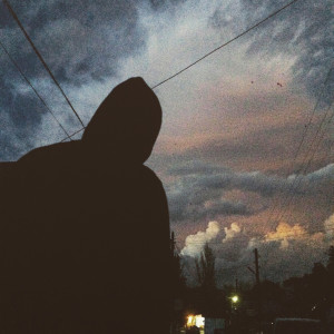 Dengarkan ROLL ONE (Explicit) lagu dari papapes dengan lirik