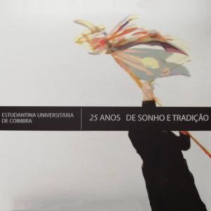 Listen to La Banda song with lyrics from Estudantina Universitária de Coimbra