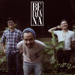 Listen to Tanah Surga song with lyrics from Bedjana