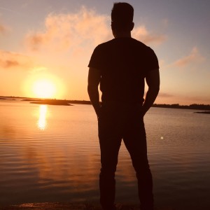 收聽Jimmy Lam Pham的Còn Lại Nỗi Cô Đơn歌詞歌曲