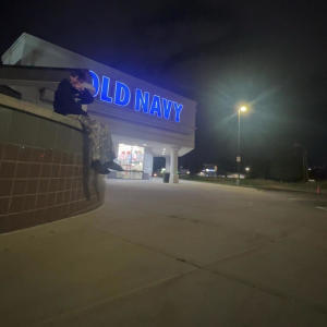 收聽WHITE H@WK的Alright (feat. KASHËEË) (Explicit)歌詞歌曲