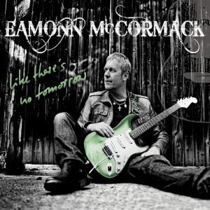ดาวน์โหลดและฟังเพลง Angel พร้อมเนื้อเพลงจาก Eamonn McCormack