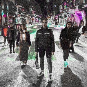 收聽Tia的Pira Fora (Explicit)歌詞歌曲