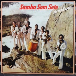 收聽Samba Som Sete的Abrindo Espaço歌詞歌曲