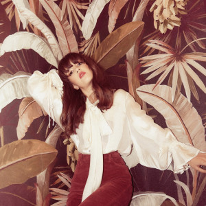 ดาวน์โหลดและฟังเพลง Love Me First (Explicit) พร้อมเนื้อเพลงจาก Stellie