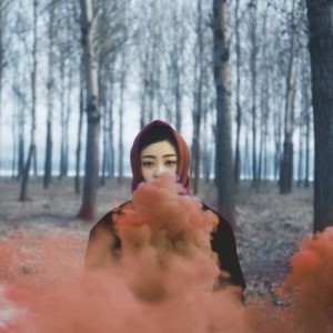 Listen to 那年梦中 song with lyrics from 玥霖（佳妮）
