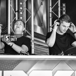 ดาวน์โหลดและฟังเพลง Unity พร้อมเนื้อเพลงจาก Hypnose