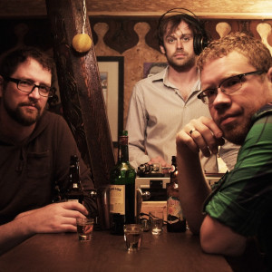 ดาวน์โหลดและฟังเพลง Sweatpants พร้อมเนื้อเพลงจาก Apollo Cobra