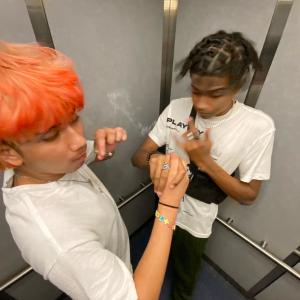 ดาวน์โหลดและฟังเพลง Hunt Em Down (Explicit) พร้อมเนื้อเพลงจาก Astros