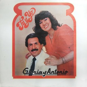 ดาวน์โหลดและฟังเพลง Tu y Yo พร้อมเนื้อเพลงจาก Gloria y Antonio
