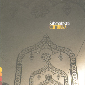 ดาวน์โหลดและฟังเพลง L'indiavolata (pizzica tarantata di Nardò) พร้อมเนื้อเพลงจาก Salentorkestra