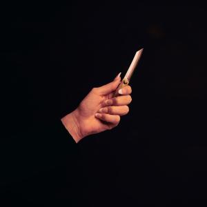 ดาวน์โหลดและฟังเพลง Broken Blades พร้อมเนื้อเพลงจาก Duels