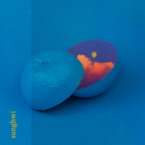 Listen to 색안경 song with lyrics from SUNGHWI