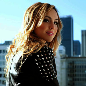 ดาวน์โหลดและฟังเพลง Lighthouse พร้อมเนื้อเพลงจาก Lara Johnston