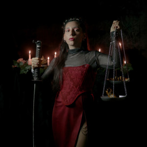 ดาวน์โหลดและฟังเพลง Katana พร้อมเนื้อเพลงจาก Eve Calletti