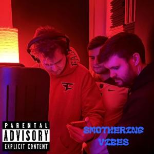 收聽Yung Gnawbone的Smothering Vibes (feat. Shrek Matthews & Mr.Haus President and CEO|Explicit)歌詞歌曲