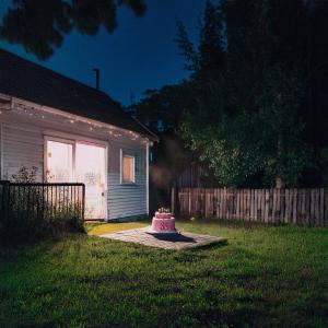 Beyond the Sun的專輯88 (Can't Be Living) [Explicit]