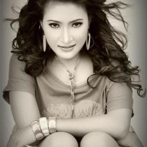 Listen to Ratu Sedina song with lyrics from Dewi Kirana
