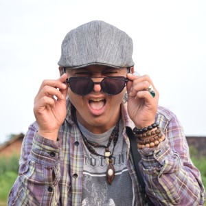 Dengarkan Jaman Edan lagu dari Pak Bambang dengan lirik