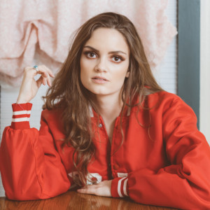 Dengarkan Attention lagu dari Jane Ellen Bryant dengan lirik
