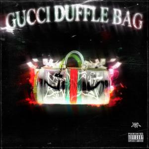 ดาวน์โหลดและฟังเพลง GUCCI DUFFLE BAG (feat. BERKICAPO & Gloah) (Explicit) พร้อมเนื้อเพลงจาก BigBobbyBitch