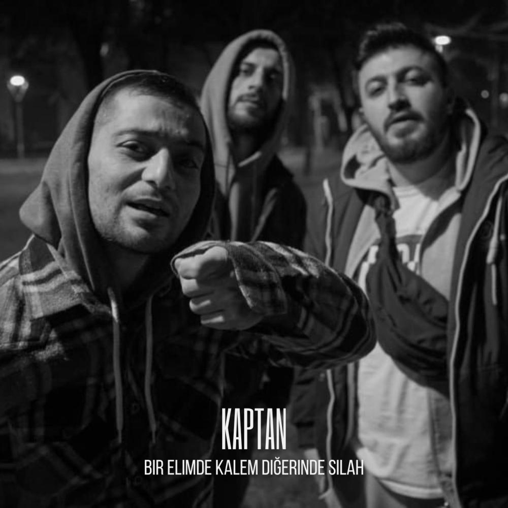 Bir Elimde Kalem Diğerinde Silah (Explicit)