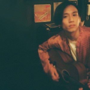 收听The Here的太陽 (Acoustic)歌词歌曲
