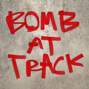 ดาวน์โหลดและฟังเพลง ฆาตกรคีย์บอร์ด พร้อมเนื้อเพลงจาก BOMB AT TRACK