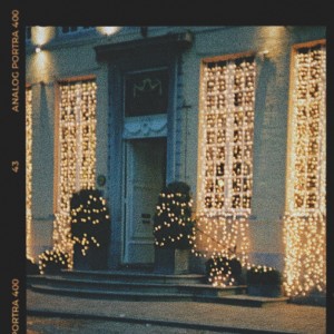 收听최정원的December歌词歌曲