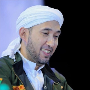 Dengarkan AZ ZAHIR IKAN DALAM KOLAM lagu dari Habib Ali Zainal Abidin bin Segaf Assegaf dengan lirik