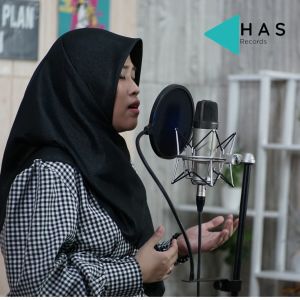 收聽Dina Hijriana的Nurul Huda Wafana歌詞歌曲