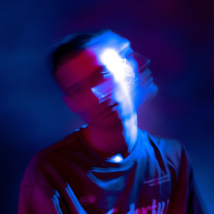 ดาวน์โหลดและฟังเพลง tutto o niente พร้อมเนื้อเพลงจาก J Nova