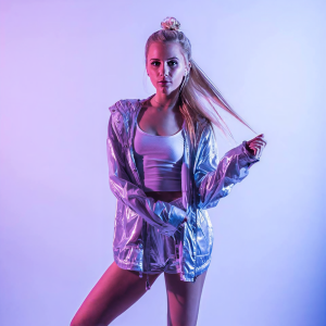 Bri Tolani ดาวน์โหลดและฟังเพลงฮิตจาก Bri Tolani